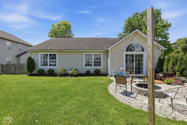 8940 Woodlark Drive, Fishers, IN 46038
