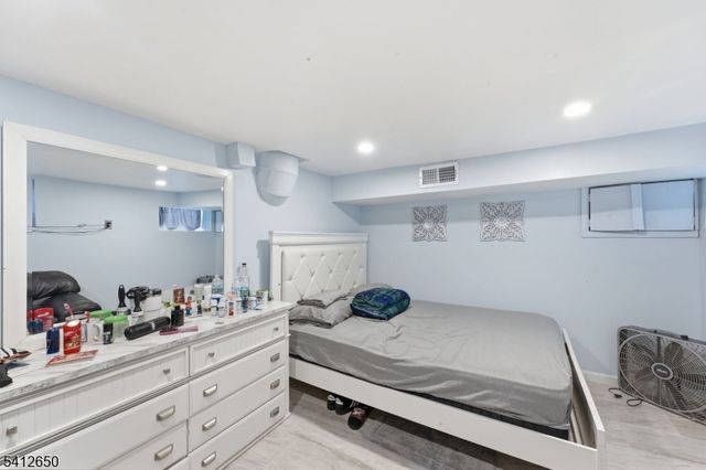 61 Sassafras St, Paterson City, NJ 07524