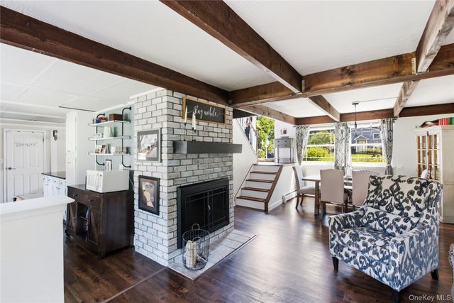 44 Ivy League Lane, Stony Brook, NY 11790