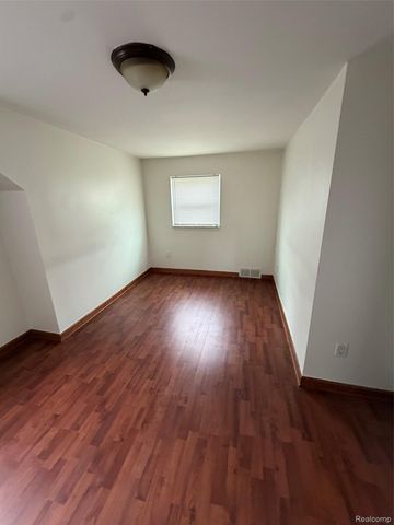 201 W New York Avenue, Pontiac, MI 48340