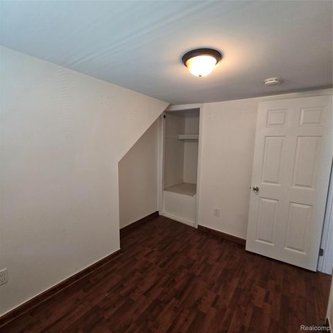 201 W New York Avenue, Pontiac, MI 48340