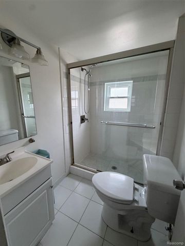 201 W New York Avenue, Pontiac, MI 48340