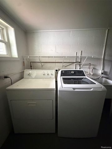 201 W New York Avenue, Pontiac, MI 48340