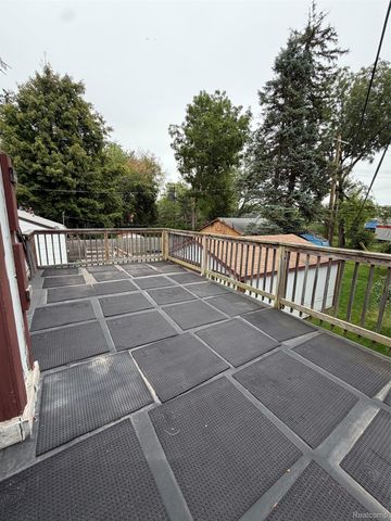 201 W New York Avenue, Pontiac, MI 48340