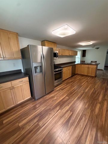 201 W New York Avenue, Pontiac, MI 48340