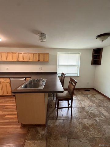 201 W New York Avenue, Pontiac, MI 48340
