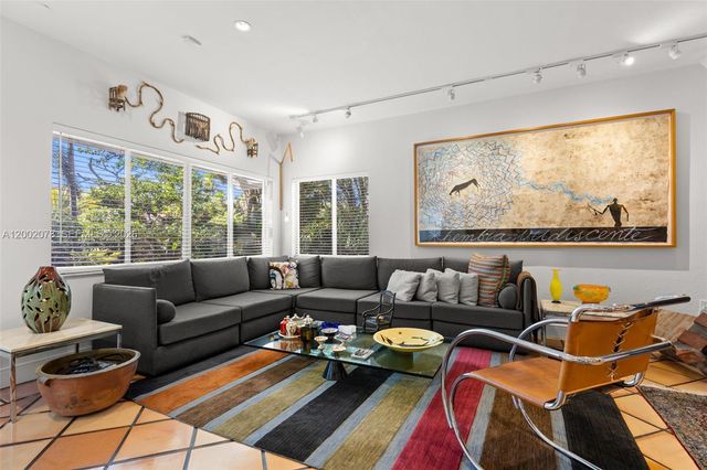 482 NE 93rd St, Miami Shores, FL 33138