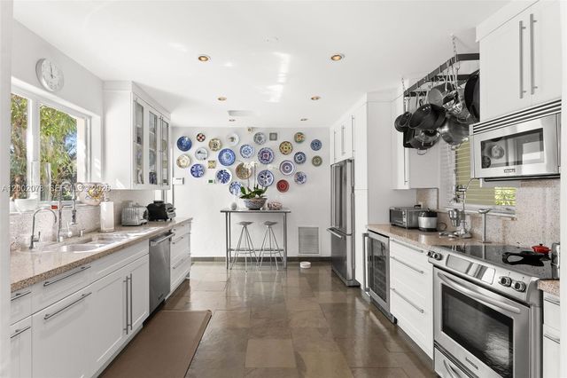 482 NE 93rd St, Miami Shores, FL 33138