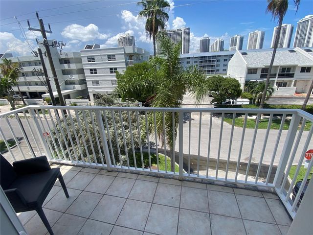 3536 NE 168th St 301, North Miami Beach, FL 33160