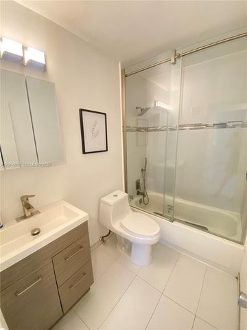 3536 NE 168th St 301, North Miami Beach, FL 33160