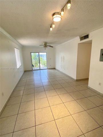 3536 NE 168th St 301, North Miami Beach, FL 33160