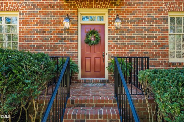 109 Sturbridge Lane, Chapel Hill, NC 27516