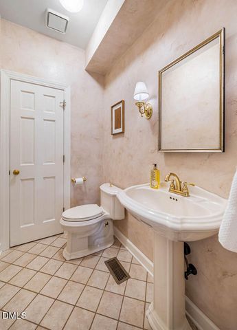 109 Sturbridge Lane, Chapel Hill, NC 27516