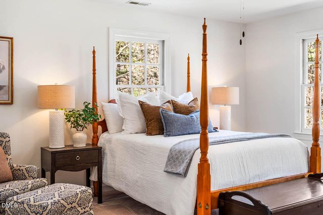 109 Sturbridge Lane, Chapel Hill, NC 27516