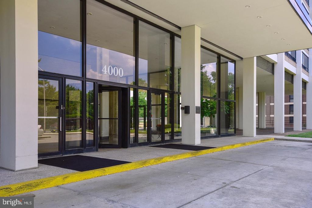 4000 N CHARLES ST #502, Baltimore, MD 21218