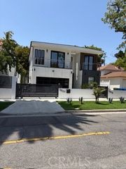 10519 Louisiana Avenue, Los Angeles, CA 90025