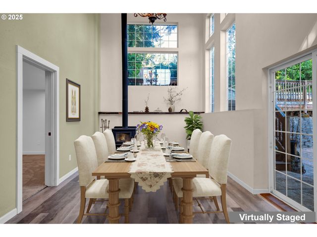 947 S R St, Cottage Grove, OR 97424