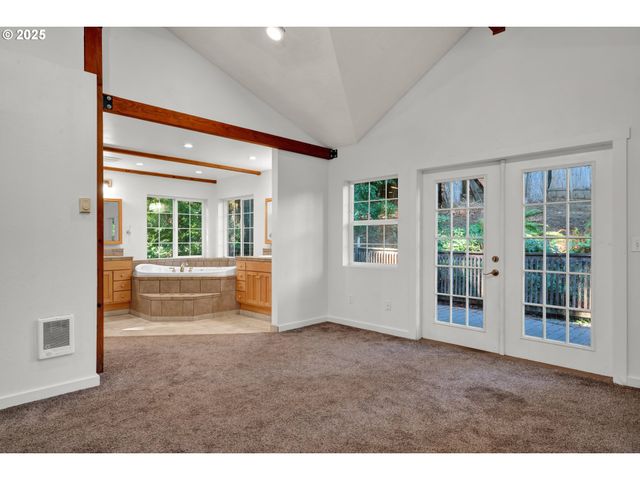 947 S R St, Cottage Grove, OR 97424