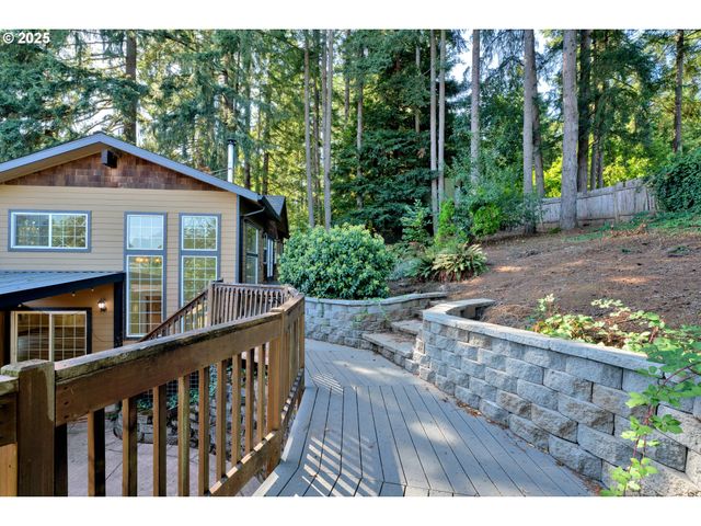 947 S R St, Cottage Grove, OR 97424