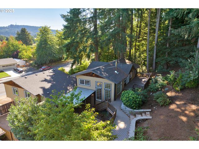 947 S R St, Cottage Grove, OR 97424