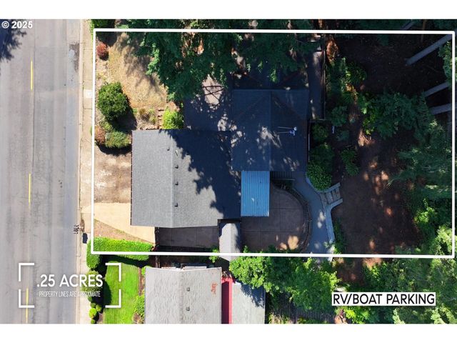 947 S R St, Cottage Grove, OR 97424