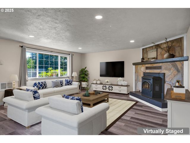 947 S R St, Cottage Grove, OR 97424