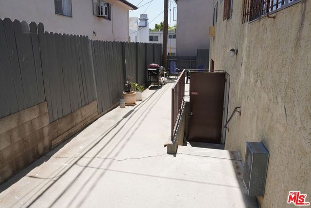 912 Hilldale 3, West Los Angeles, CA 90069