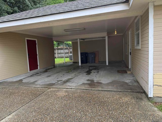 7820 Bayou Fountain Ave, Baton Rouge, LA 70820