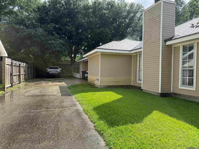 7820 Bayou Fountain Ave, Baton Rouge, LA 70820