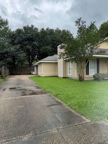 7820 Bayou Fountain Ave, Baton Rouge, LA 70820