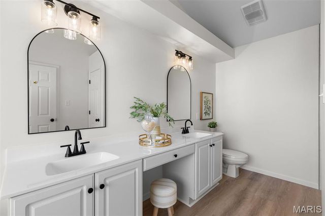 60 Winding Stair Way, O'fallon, MO 63368