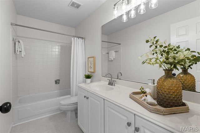 60 Winding Stair Way, O'fallon, MO 63368