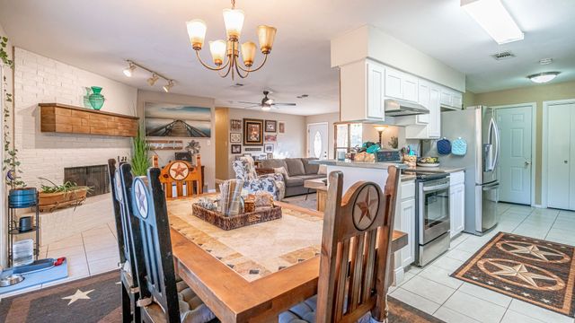 5325 Mission Circle, De Cordova, TX 76049