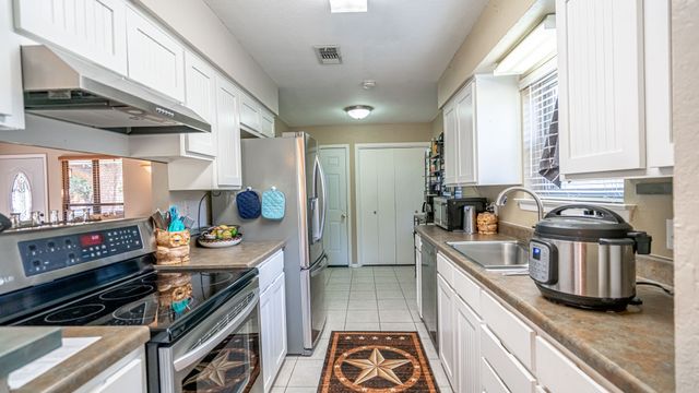 5325 Mission Circle, De Cordova, TX 76049