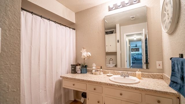 5325 Mission Circle, De Cordova, TX 76049