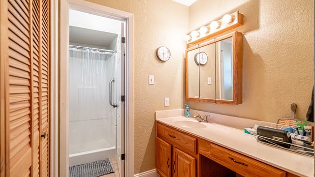5325 Mission Circle, De Cordova, TX 76049