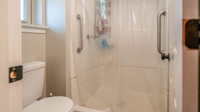 5325 Mission Circle, De Cordova, TX 76049