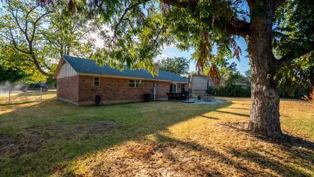 5325 Mission Circle, De Cordova, TX 76049