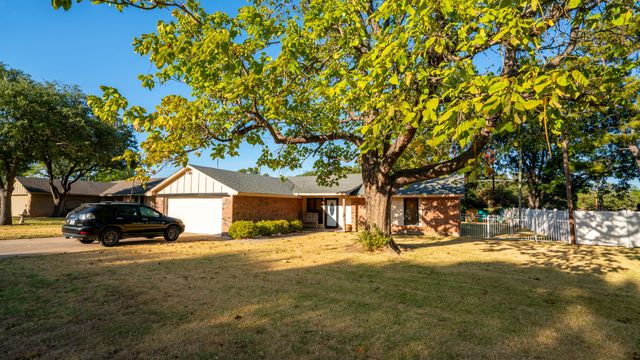 5325 Mission Circle, De Cordova, TX 76049