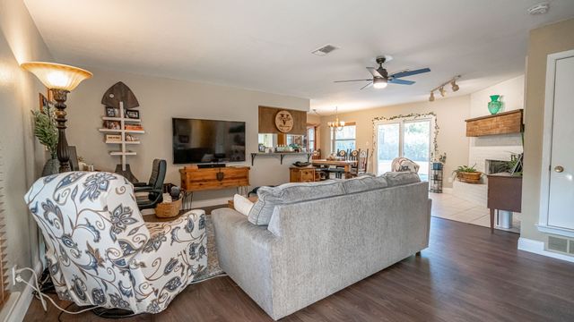 5325 Mission Circle, De Cordova, TX 76049