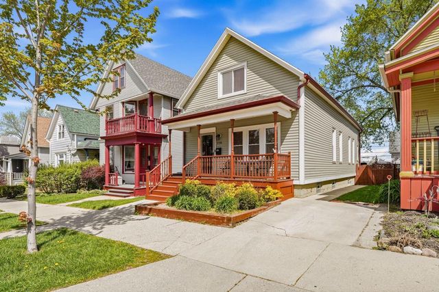 216 Smith STREET, Milwaukee, WI 53207