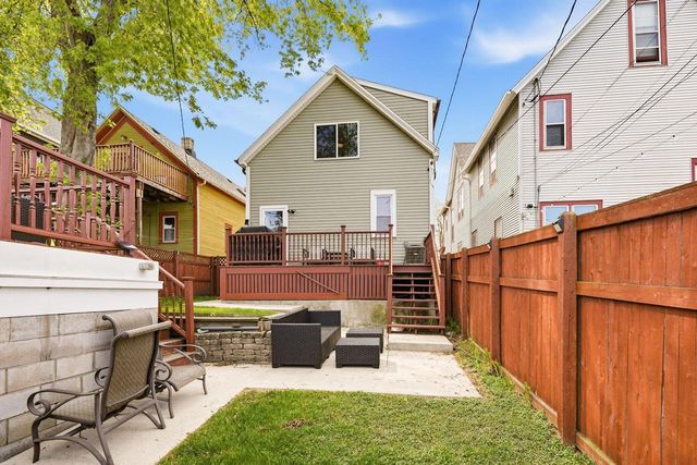 216 Smith STREET, Milwaukee, WI 53207