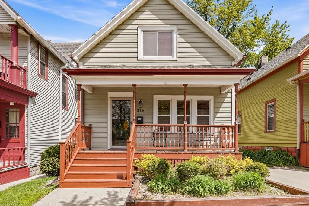216 Smith STREET, Milwaukee, WI 53207