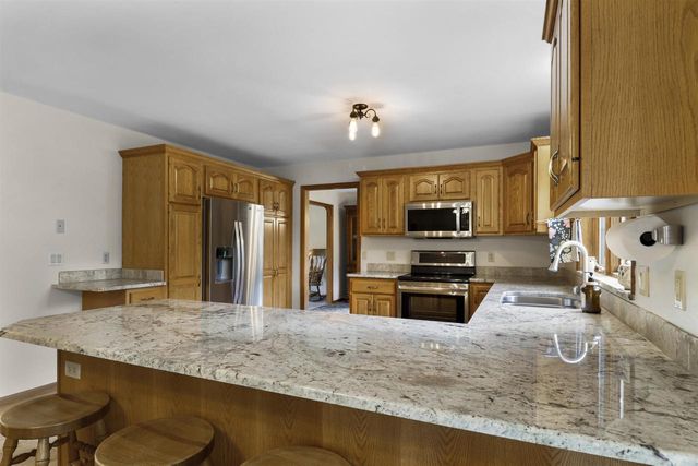 2869 Northwynde Passage, Sun Prairie, WI 53590