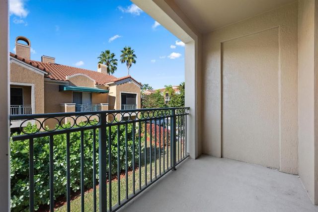 11765 St Andrews Place 106, Wellington, FL 33414