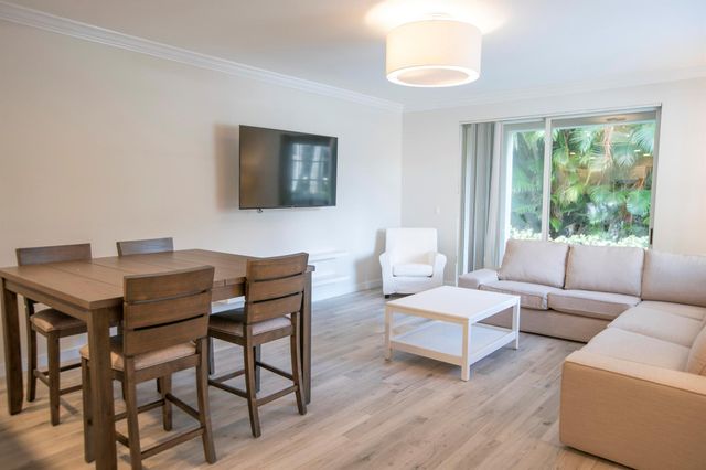 11765 St Andrews Place 106, Wellington, FL 33414