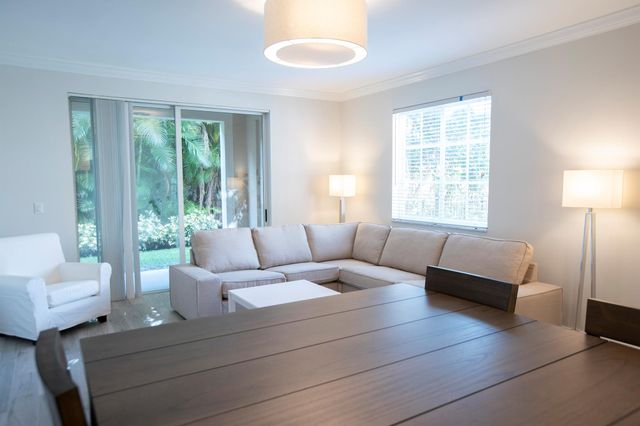 11765 St Andrews Place 106, Wellington, FL 33414