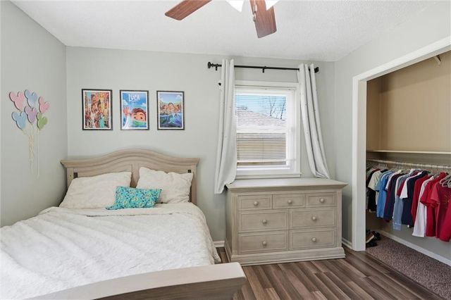 16100 E Cogan Drive, Independence, MO 64055