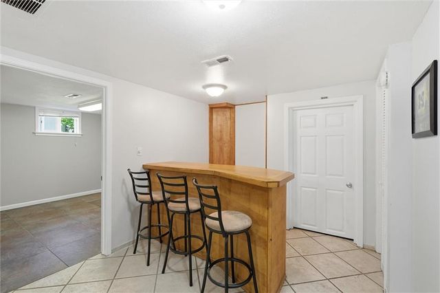 16100 E Cogan Drive, Independence, MO 64055
