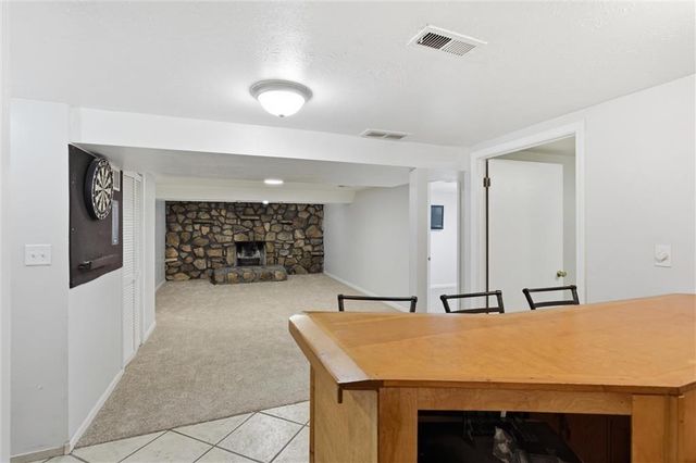 16100 E Cogan Drive, Independence, MO 64055